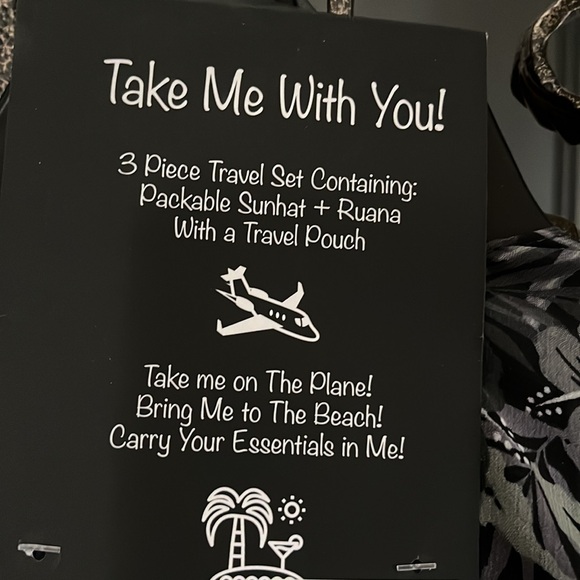 Steve Madden Three-Piece Travel Set OS Ruana Hat Travel Bag - Picture 9 of 15